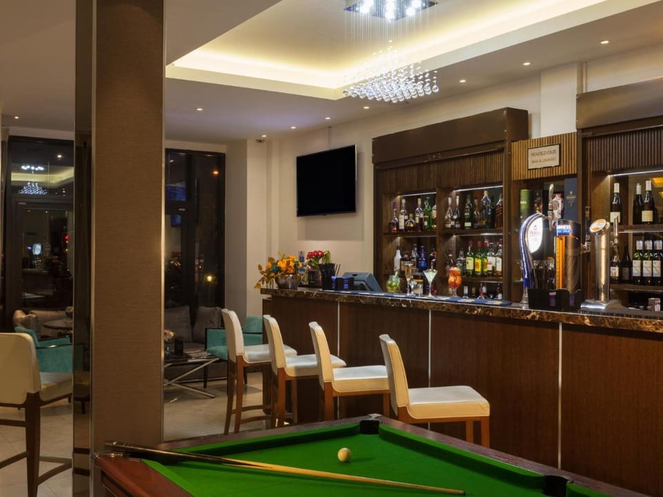 Park Grand London Heathrow Hotel in Isleworth