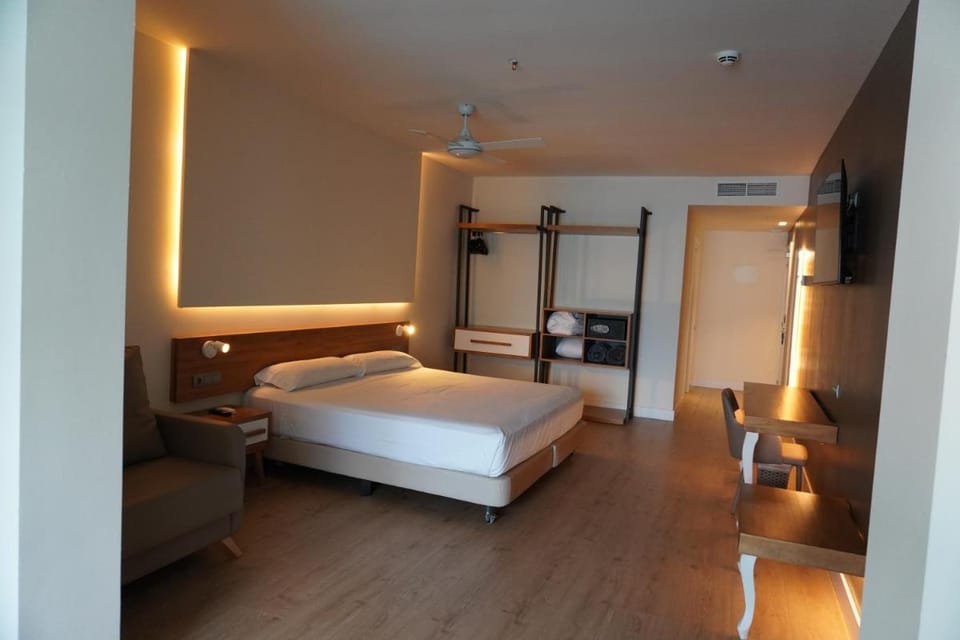 Hotel Brisamar Suites Hotel in Baix Penedès