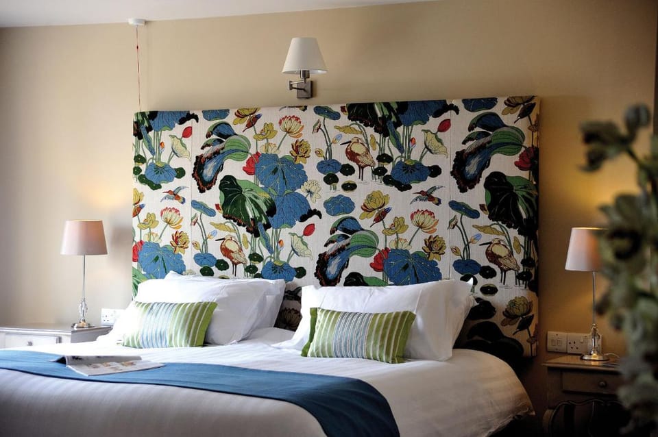 The Pheasant Public House & Hotel Inn in Babergh District