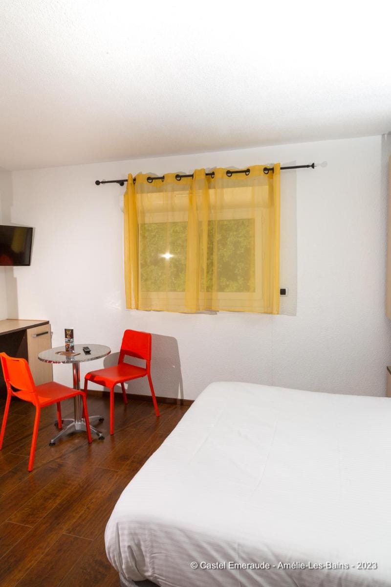 Appart'Hotel Castel Emeraude Apartment hotel in Alt Empordà