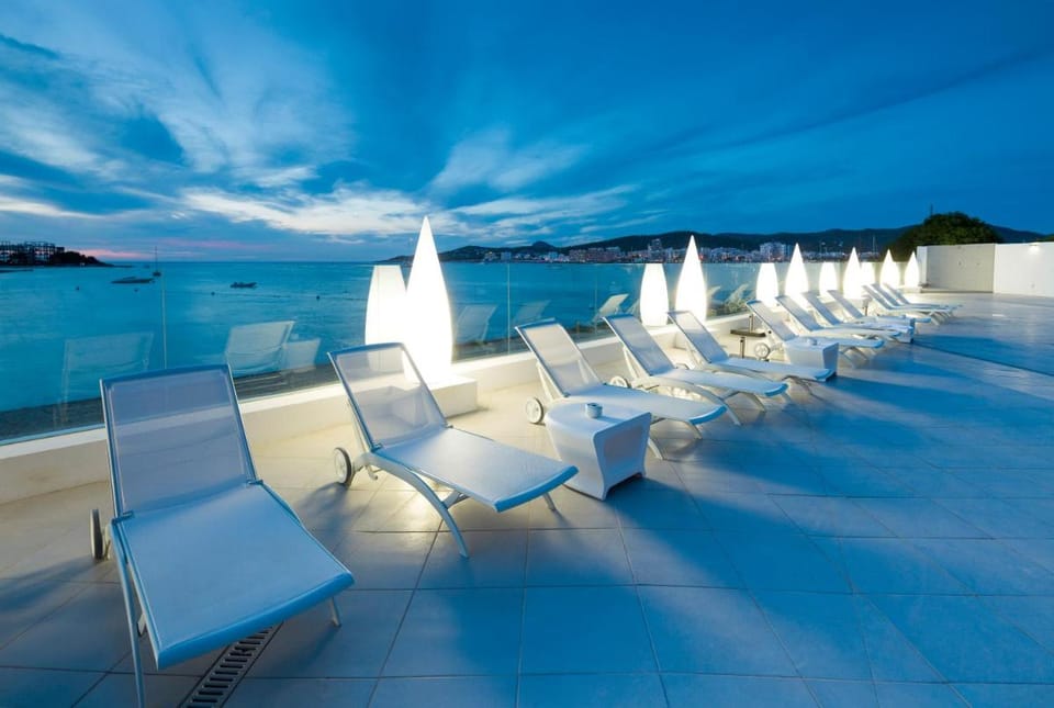 Axel Beach Ibiza - Adults Only Apartment hotel in Ibiza