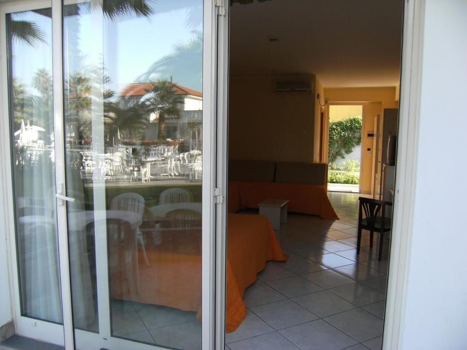 King's House Hotel Resort Hotel in Mascali