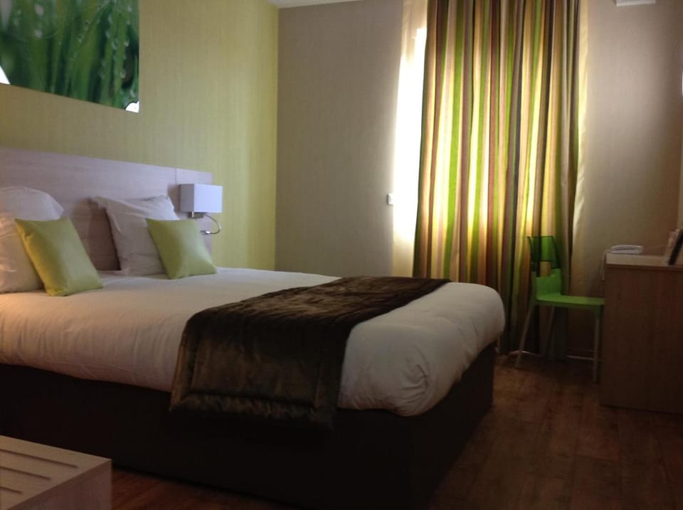 The Originals City, HÃ´tel des Lys, Dreux Hotel in Dreux