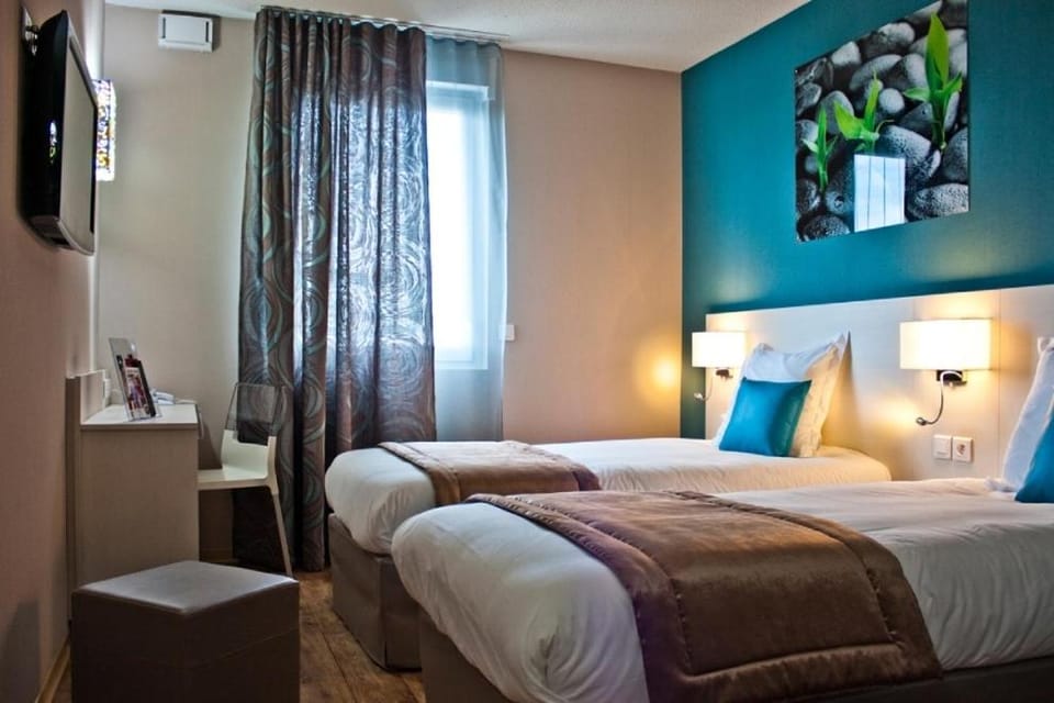 The Originals City, HÃ´tel des Lys, Dreux Hotel in Dreux