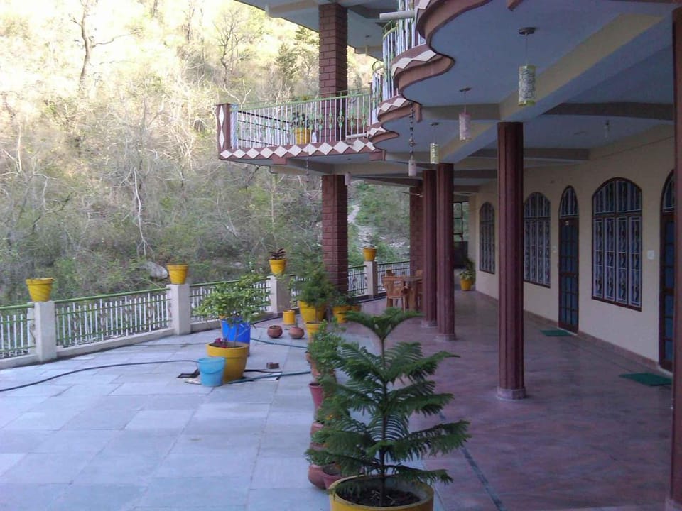 Rishikesh Sadan A Yoga and Spritual Retreat Hotel in Rishikesh