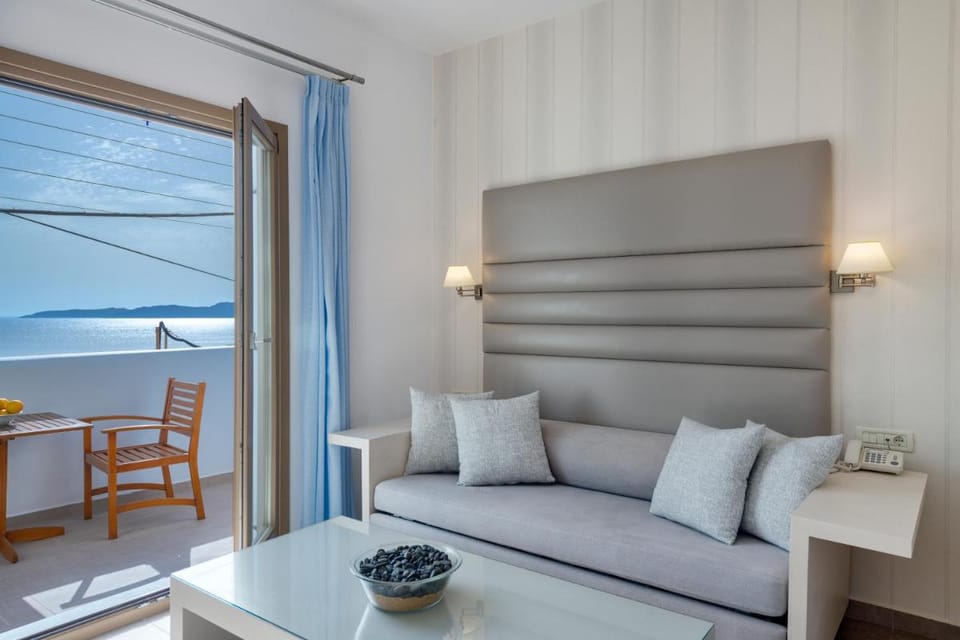 Lithos by Spyros & Flora Hotel in Agios Ioannis Diakoftis