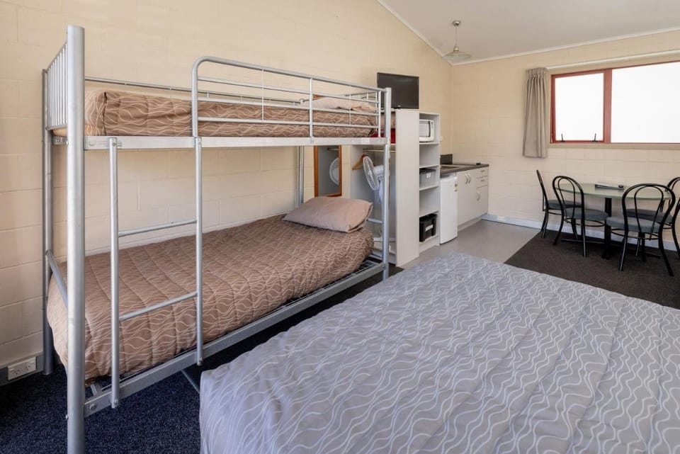 Nelson City TOP 10 Holiday Park Campground/ 
RV Resort in Nelson