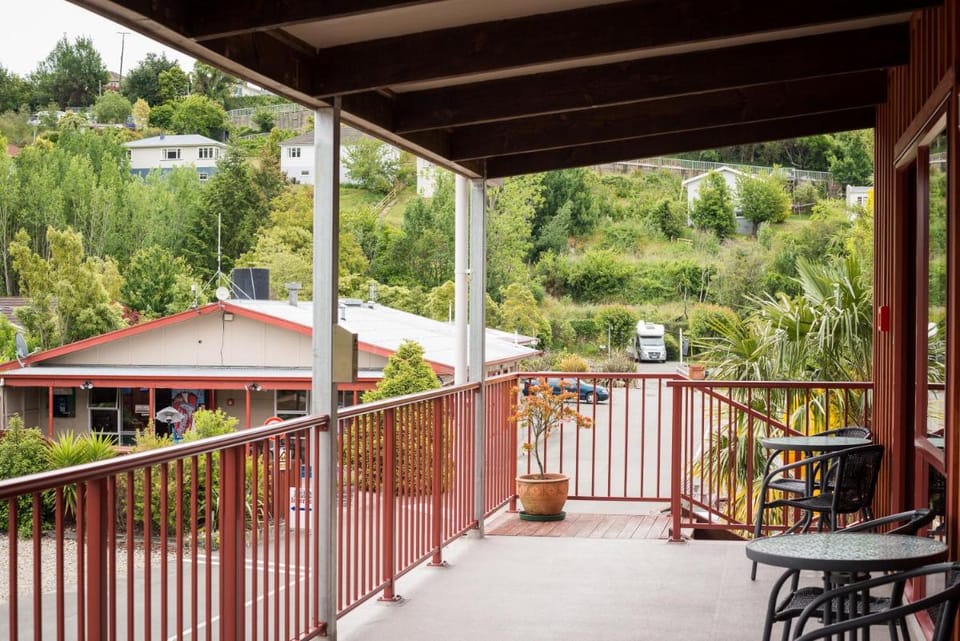 Nelson City TOP 10 Holiday Park Campground/ 
RV Resort in Nelson
