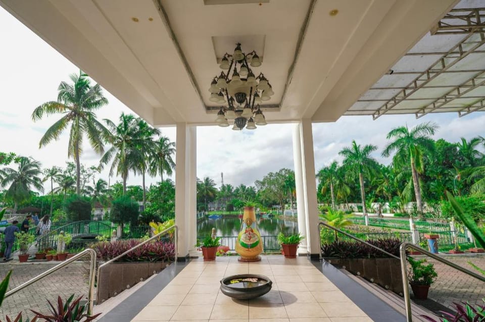 RUSTIC LEISURES Hotel in Vypin