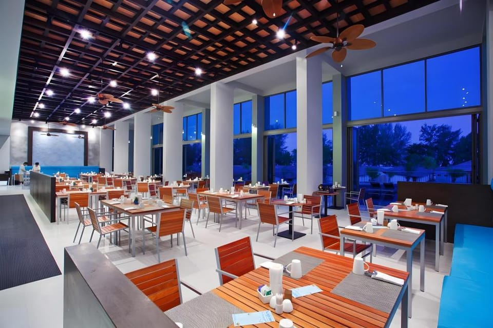 Mai Khao Lak Beach Resort & Spa Resort in Khuekkhak