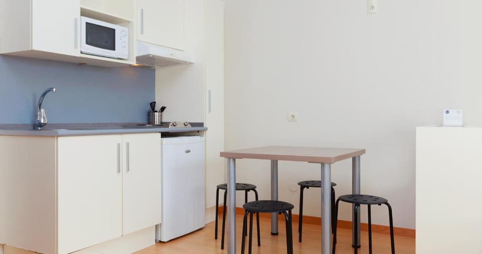 Vértice Roomspace Bed and Breakfast in Madrid