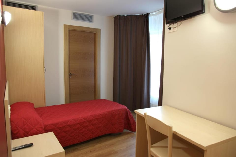 Hostal Santel San Marcos Bed and Breakfast in Salamanca