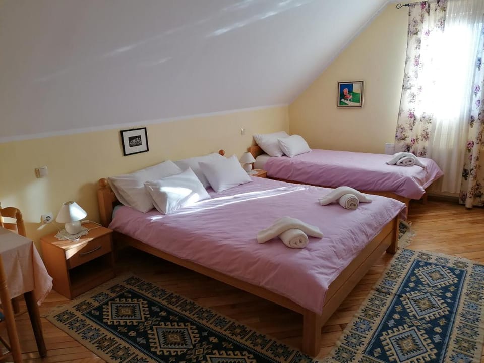 House Izvor Bed and Breakfast in Plitvice Lakes Park