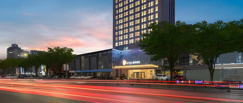 New Century Manju Hotel Shaoxing Keqiao Wanda Plaza Hotel in Hangzhou