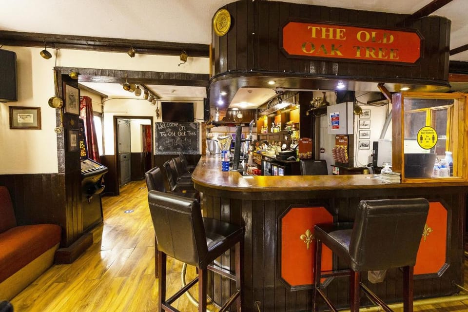 OYO Old Oak Tree Inn Hotel in Southall