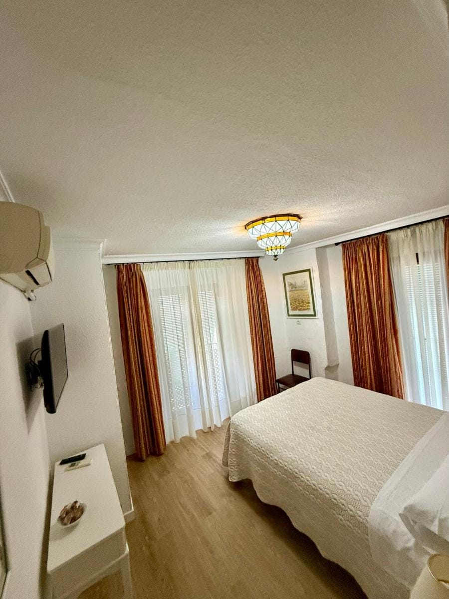 Pension Zurita Bed and Breakfast in Granada