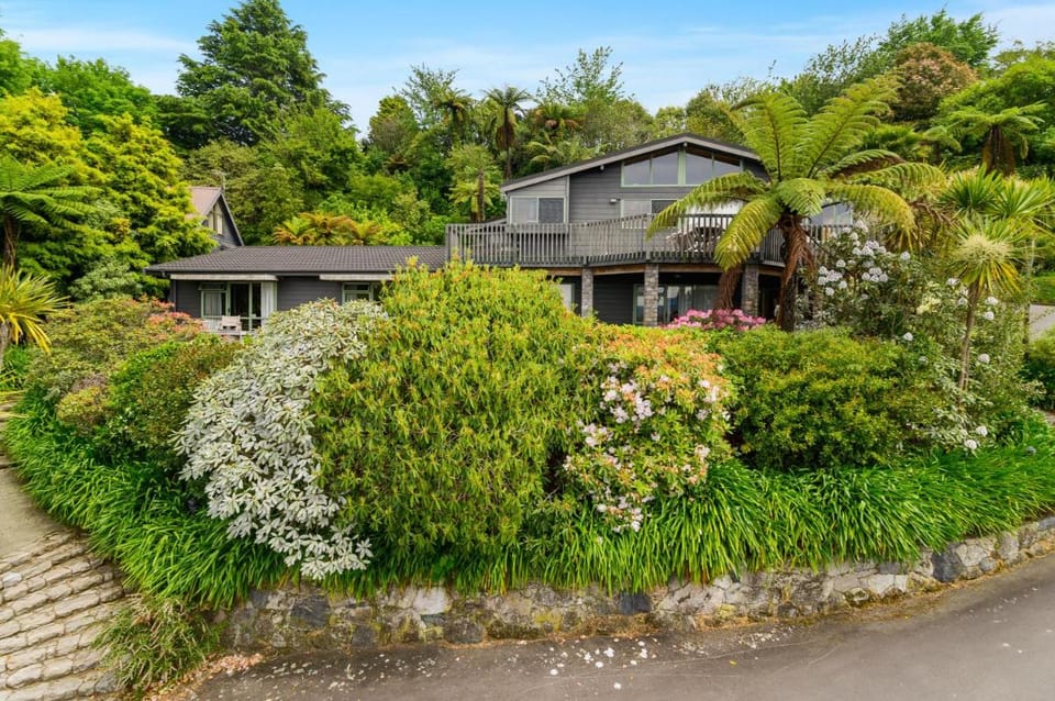 Koura Lodge Bed and Breakfast in Rotorua