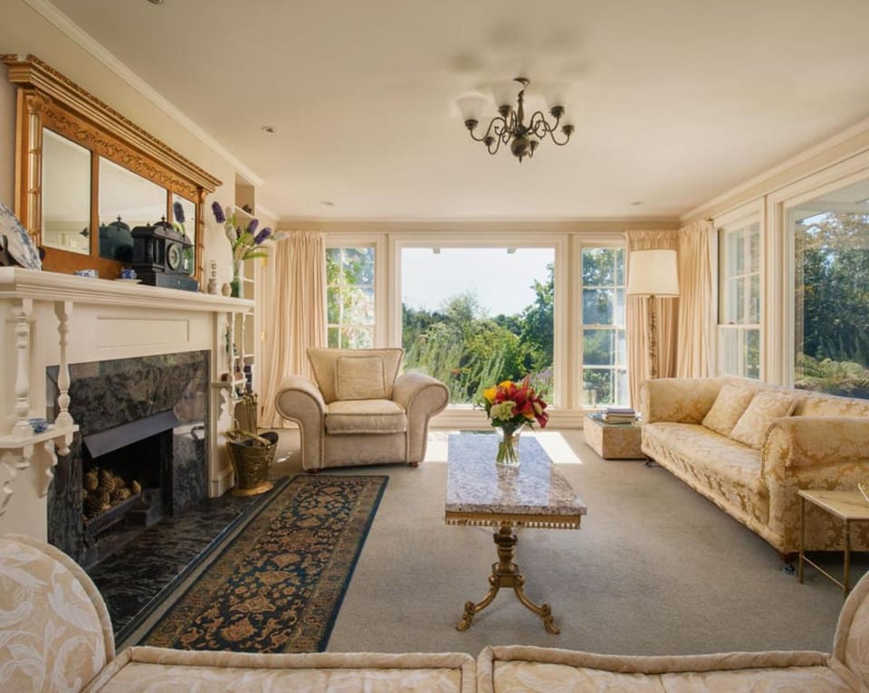 Greenmantle Estate Lodge Bed and Breakfast in Wellington Region