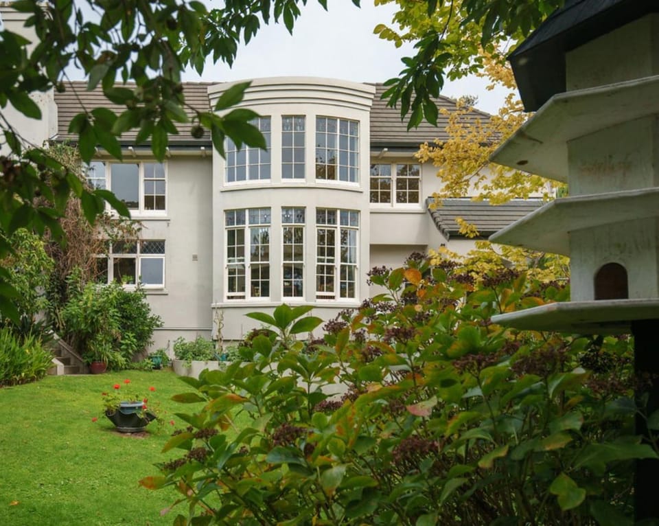 Greenmantle Estate Lodge Bed and Breakfast in Wellington Region
