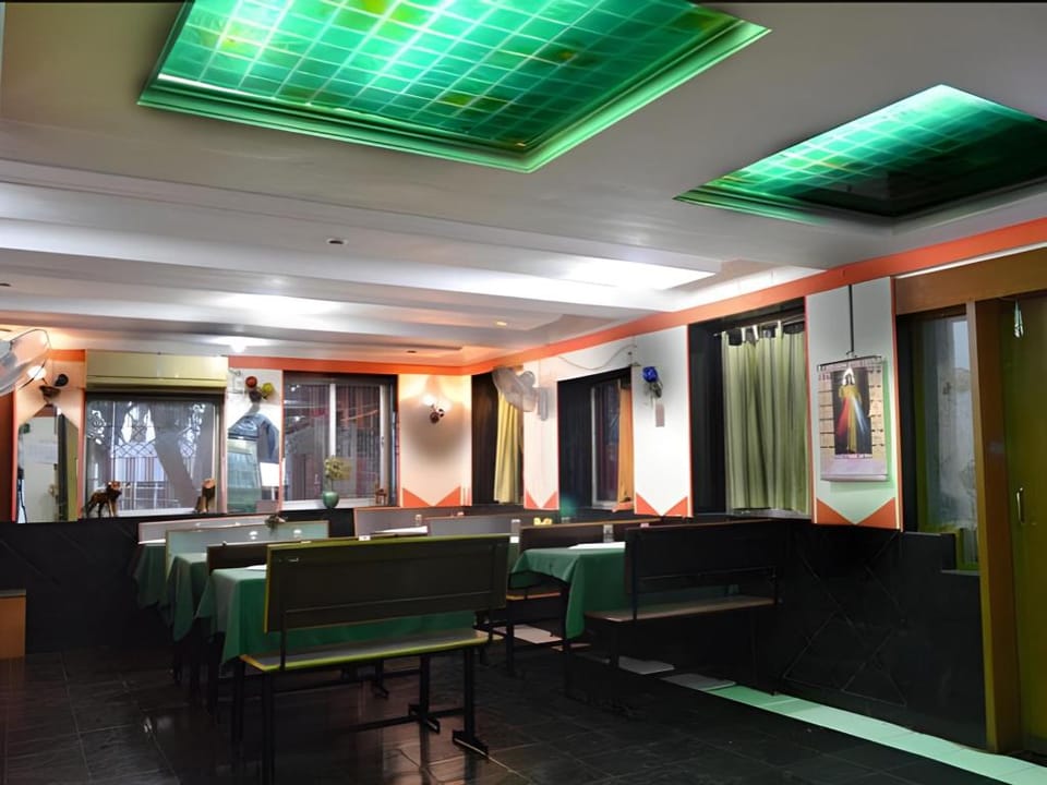 Hotel Hill View Hotel in Mumbai