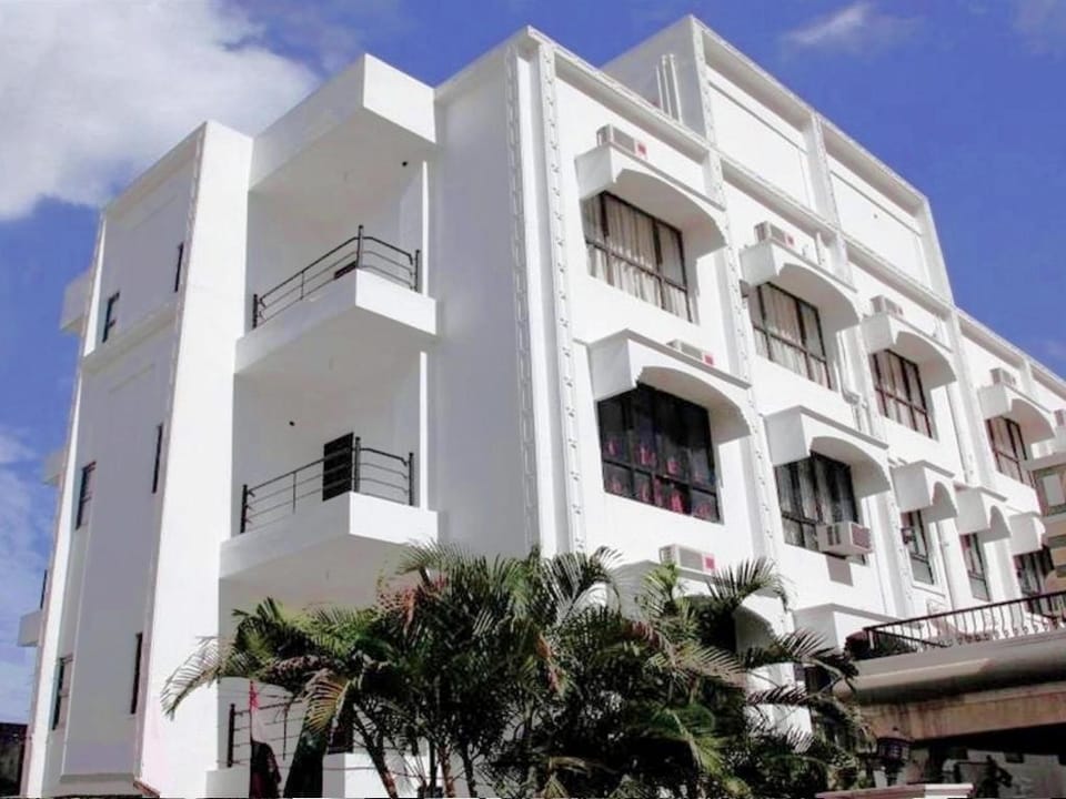 GIS Legacy Banjara Hotel in Hyderabad