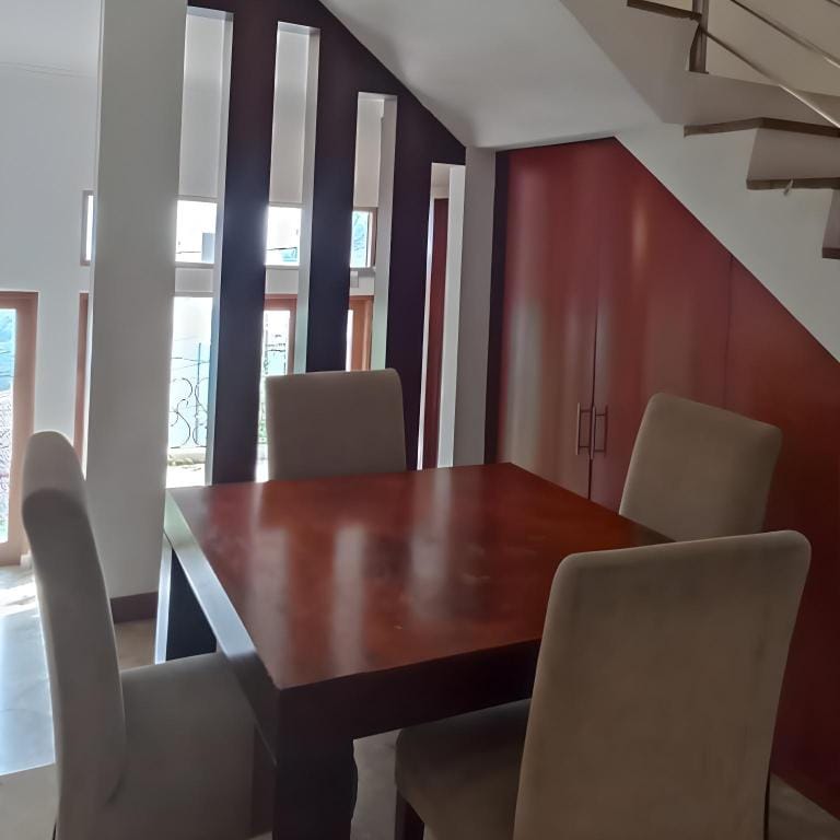 De Bukit Dago Villa by HouseinBandung Villa in Bandung