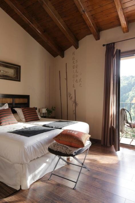 El Acebo de Casa Muria Country House in Catalonia