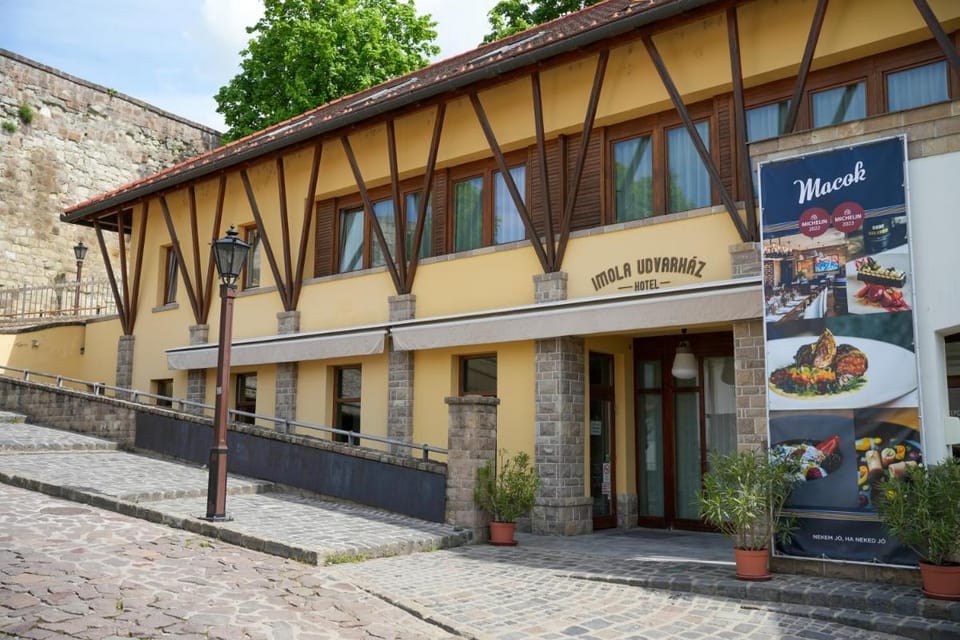 Imola Udvarház Dessert Hotel Hotel in Slovakia