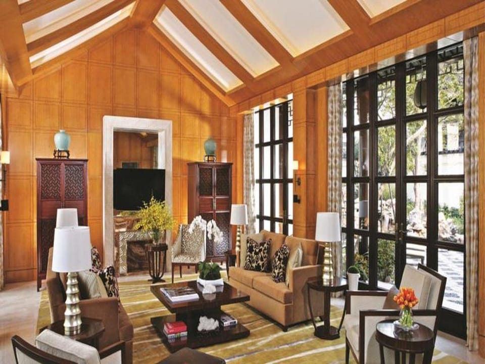 Four Seasons Hotel Hangzhou At West Lake Hotel in Hangzhou