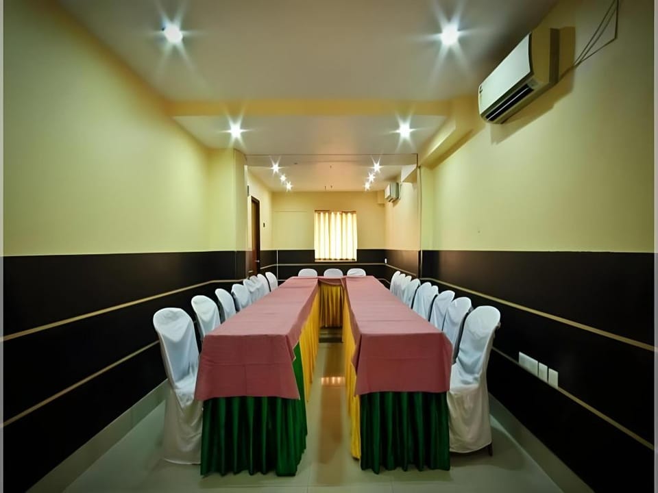 Sunrise Inn Hotel in Kolkata