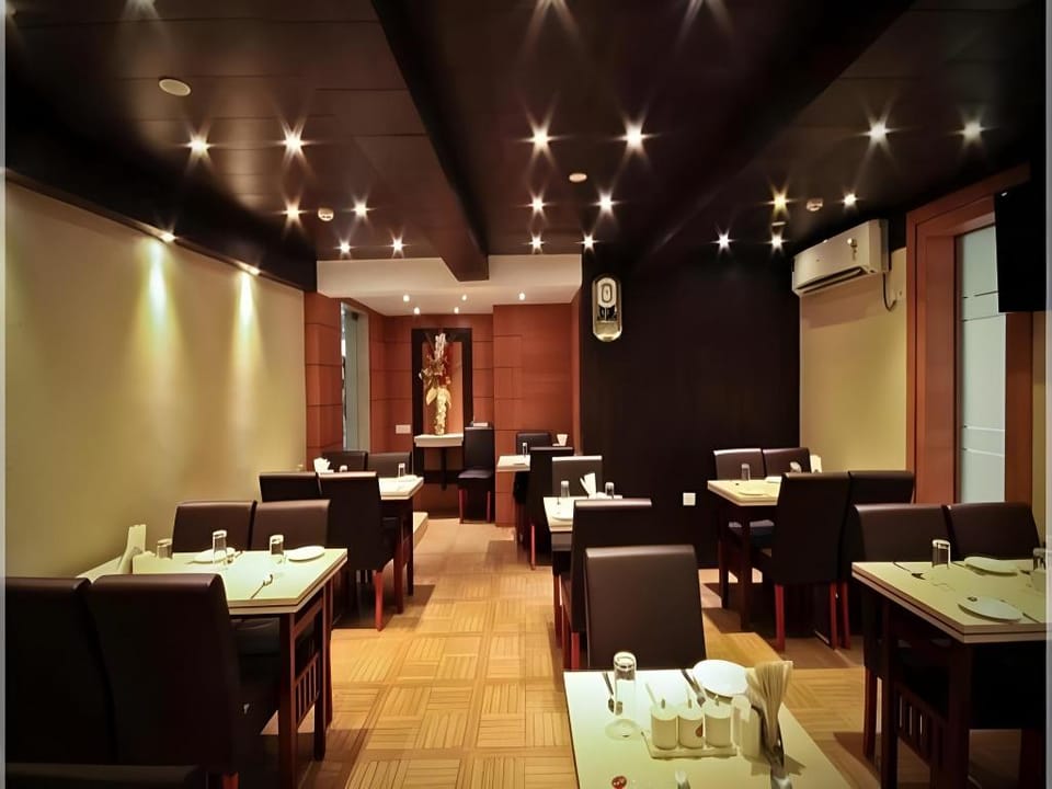 Sunrise Inn Hotel in Kolkata