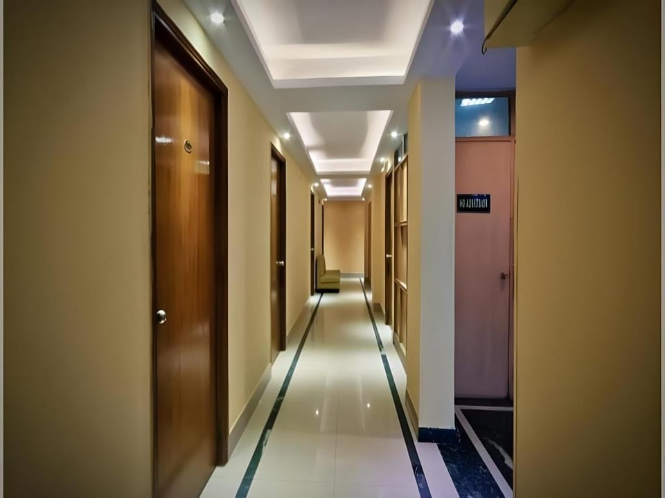 Sunrise Inn Hotel in Kolkata
