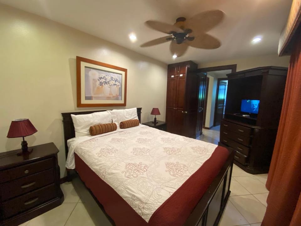 Monte Carlo Luxury Condominiums Hotel in Jaco