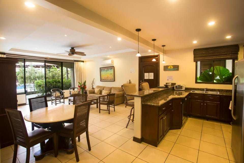 Monte Carlo Luxury Condominiums Hotel in Jaco