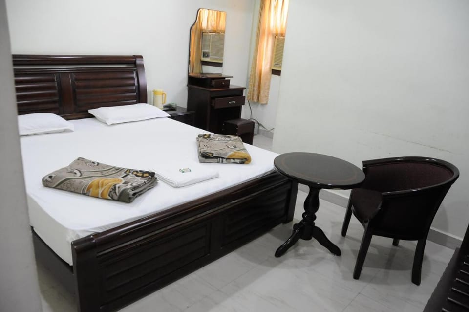 Lloyds Serviced Apartments, Near Music Academy Bed and Breakfast in Chennai
