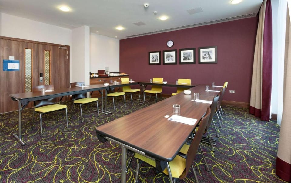 Hampton By Hilton Luton Airport Hotel in Luton