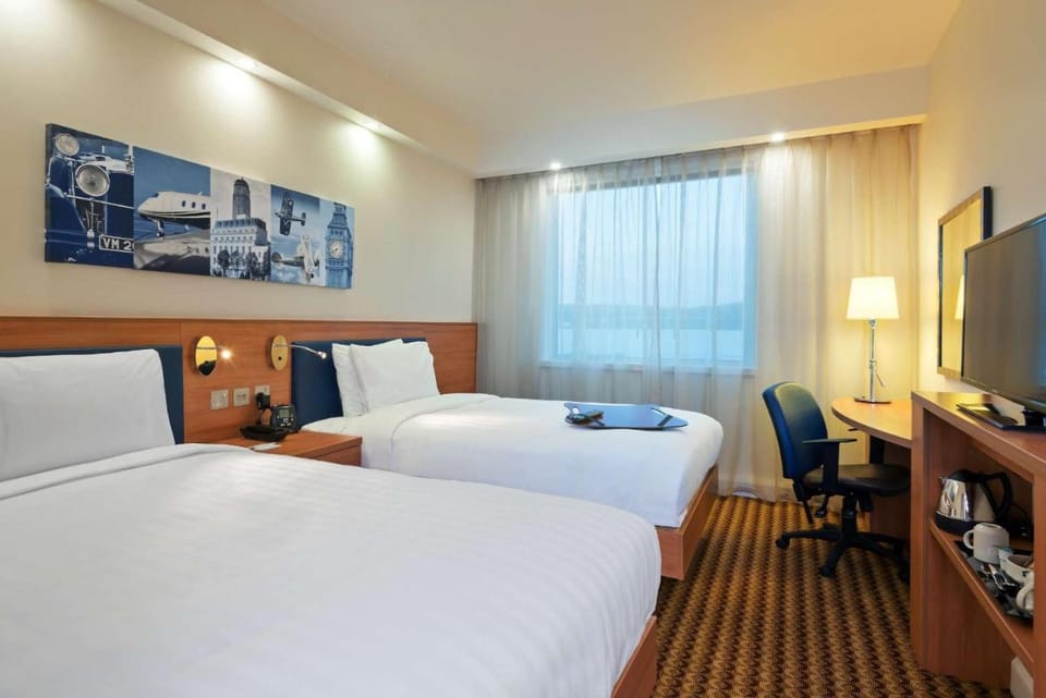 Hampton By Hilton Luton Airport Hotel in Luton