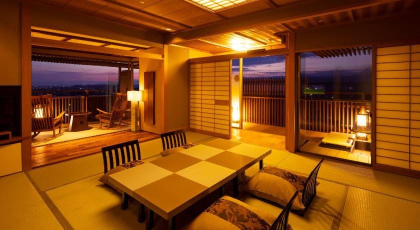 Yunokuni Tensyo Ryokan in Ishikawa Prefecture
