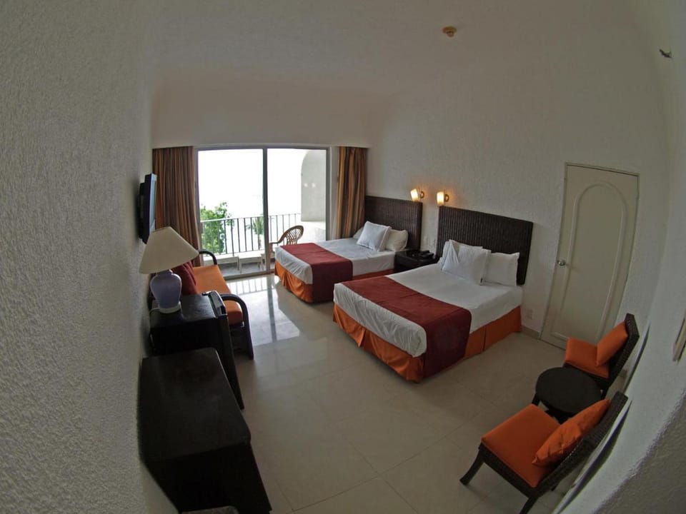 Sierra Mar All Inclusive at Tesoro Hotel in Manzanillo
