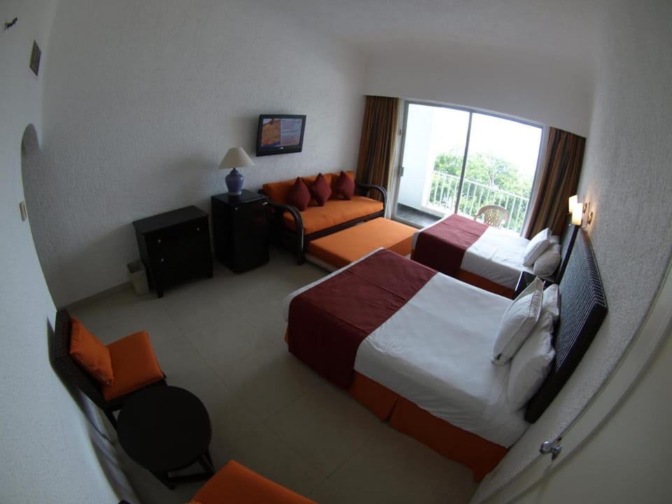 Sierra Mar All Inclusive at Tesoro Hotel in Manzanillo