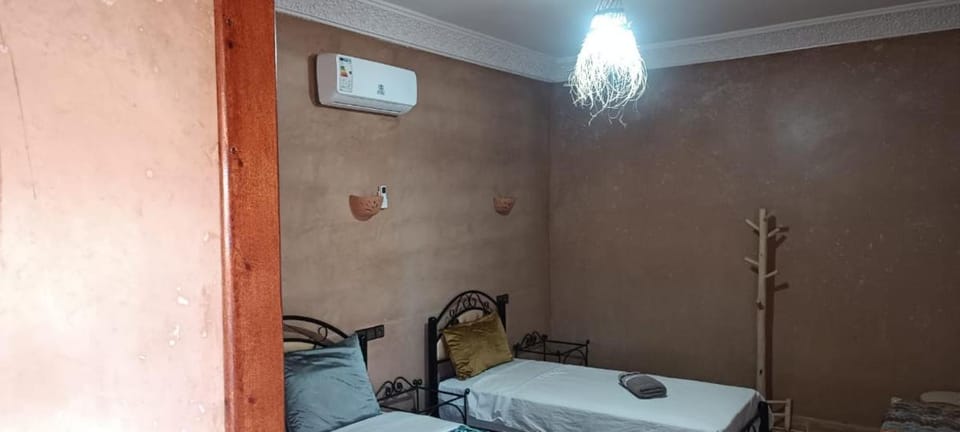 Auberge Restaurant TISSILI " Oasis de Fint" Bed and Breakfast in Souss-Massa