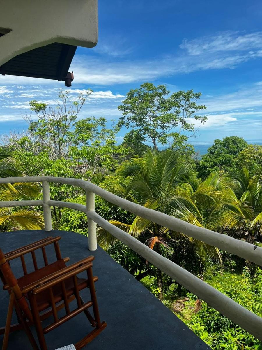 Hotel La Colina Hotel in Quepos