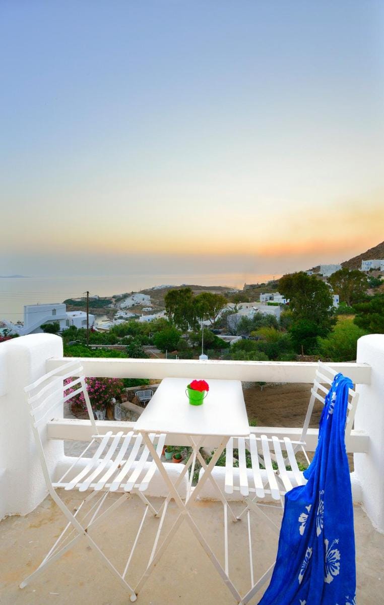 Paolas Sunset Apartment hotel in Mykonos, Mikonos 846 00, Greece