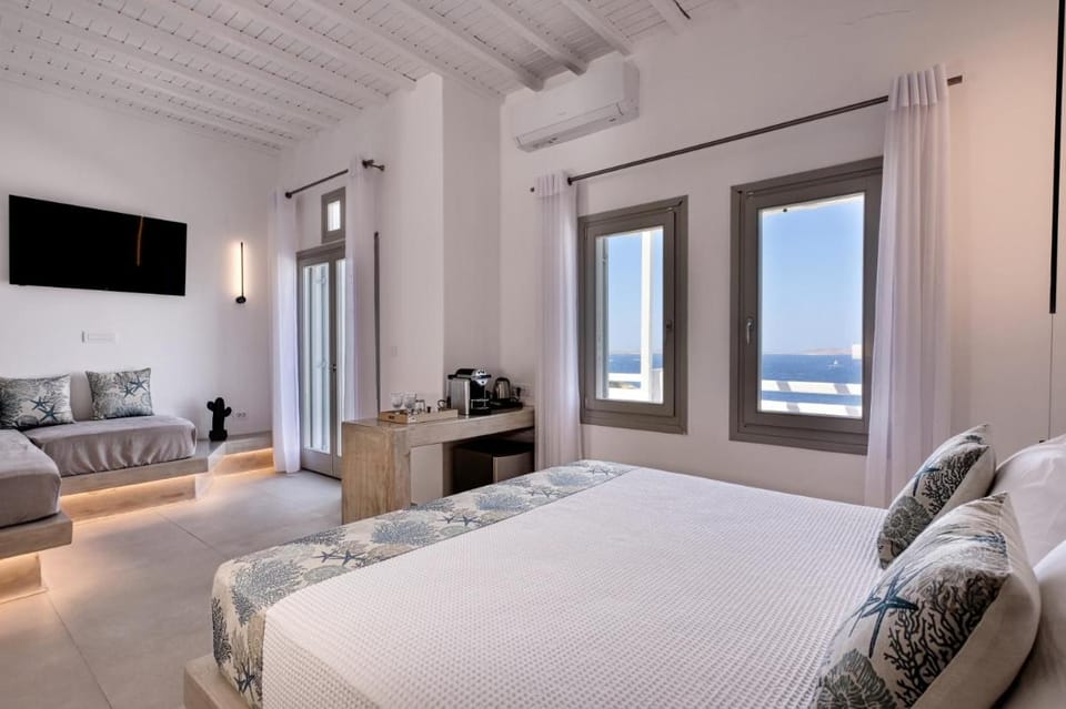 Paolas Sunset Apartment hotel in Mykonos, Mikonos 846 00, Greece