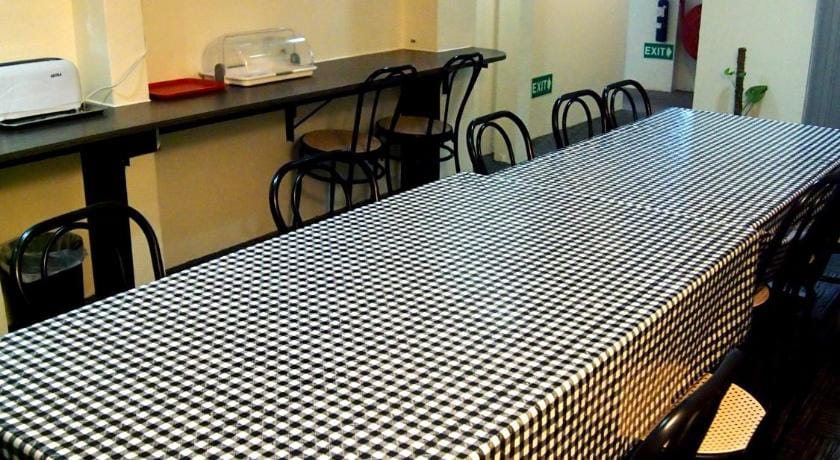 Snooze Inn @ Dunlop Street Hostel in Singapore
