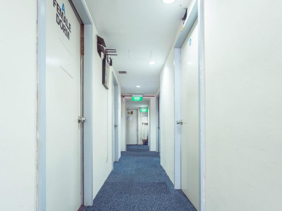 Snooze Inn @ Dunlop Street Hostel in Singapore