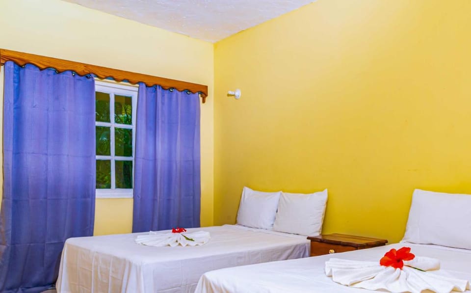 Yellow Bird Sea Hotel in Westmoreland Parish