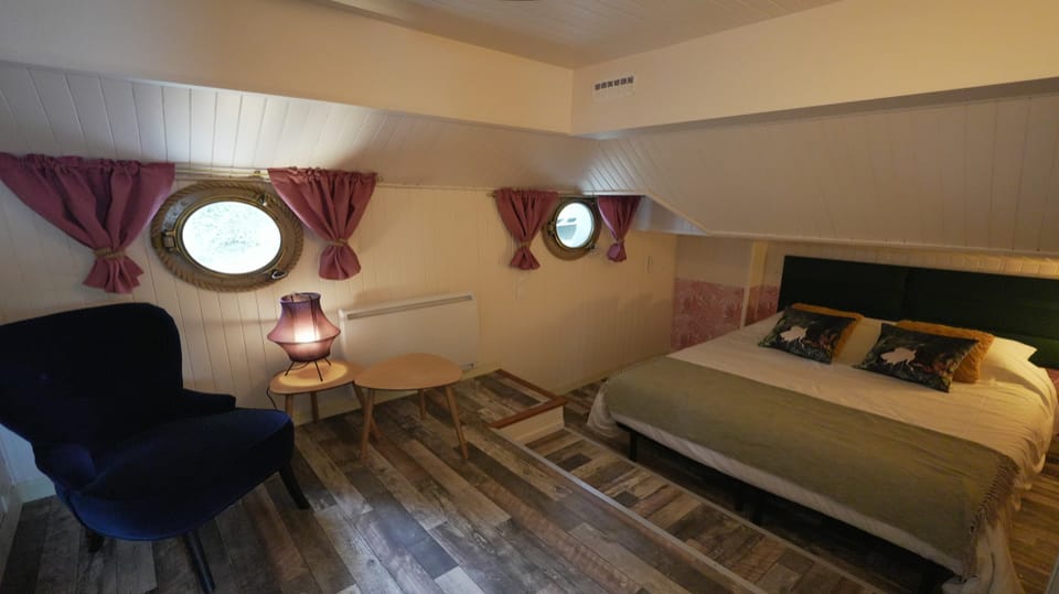 Péniche Le Makara Hotel in Villeneuve-lès-Avignon