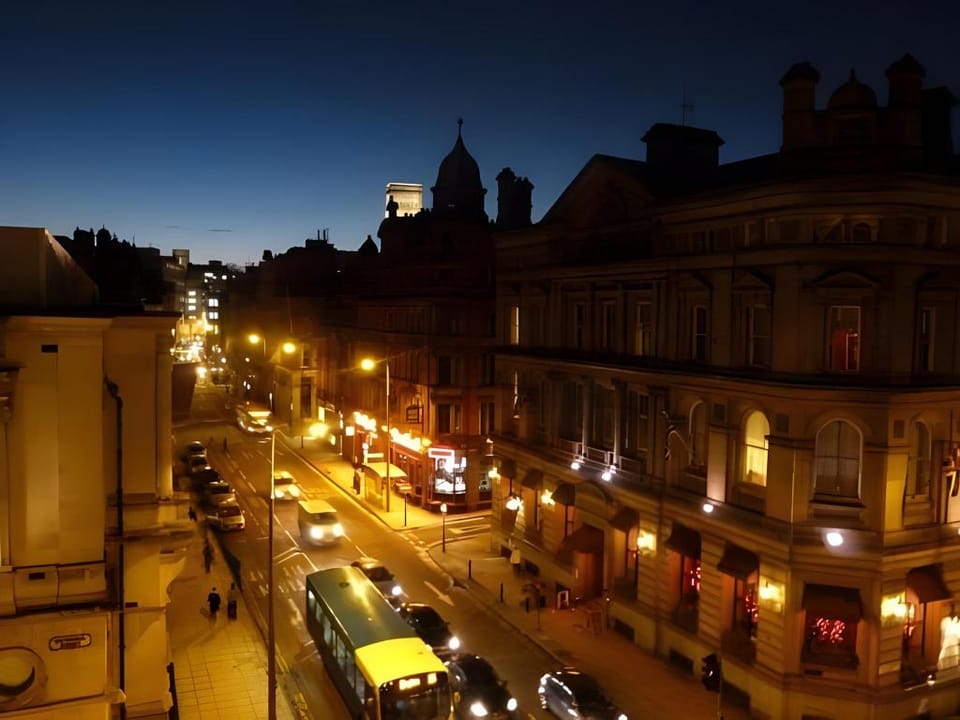 Base Serviced Apartments - Sir Thomas Street Apartment in Liverpool
