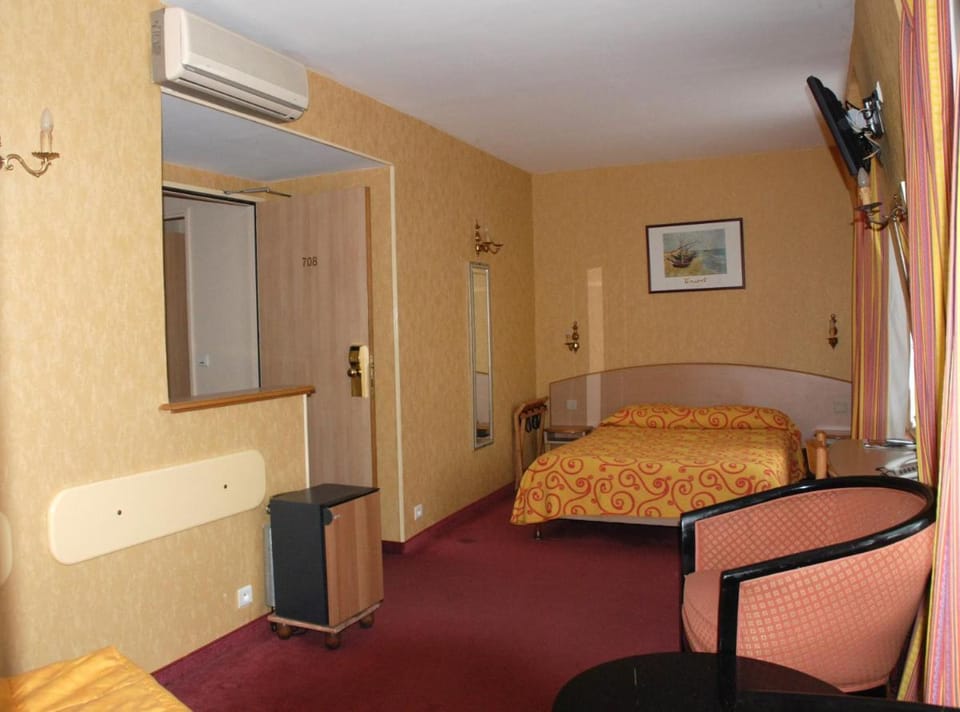 Hotel Transcontinental Hotel in Paris
